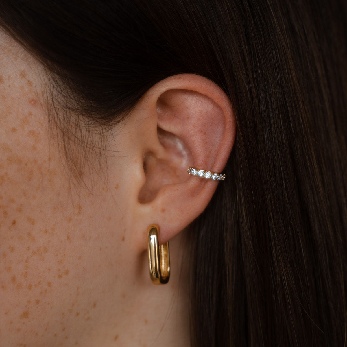 Claide Anya Earcuff gold getragen - Foto 2