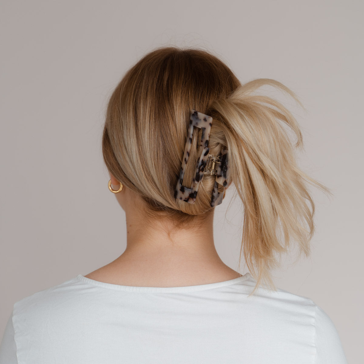 Claide nachhaltige Hina Haarklammer Frisur - Foto 4