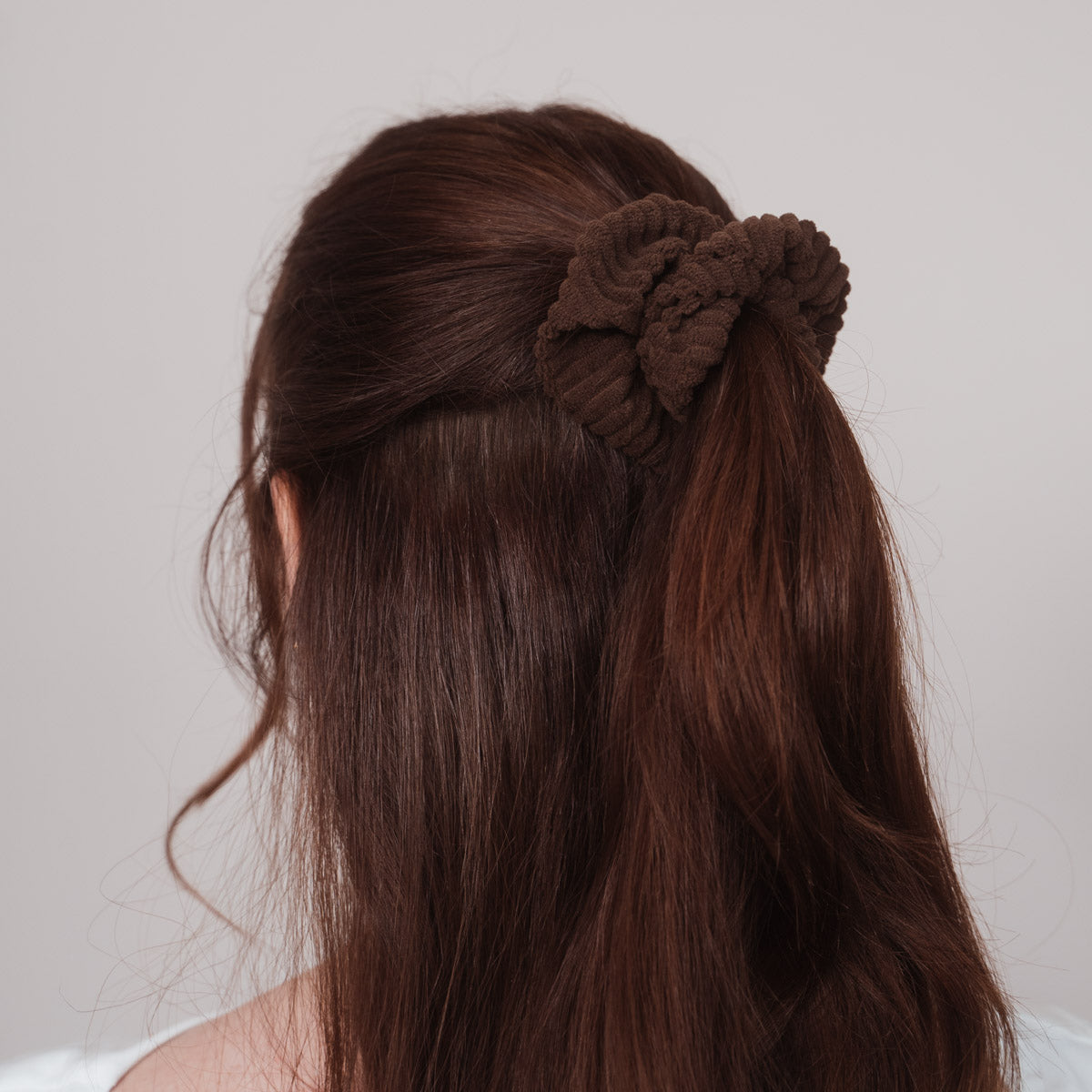 Claide Louve Scrunchie Frisur - Foto 4