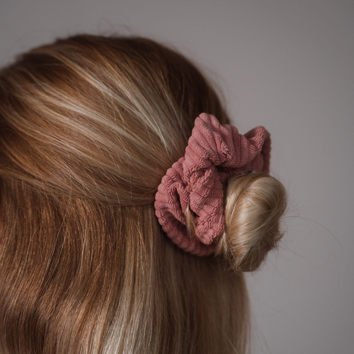Claide Aurelie Scrunchie Frisur - Foto 6