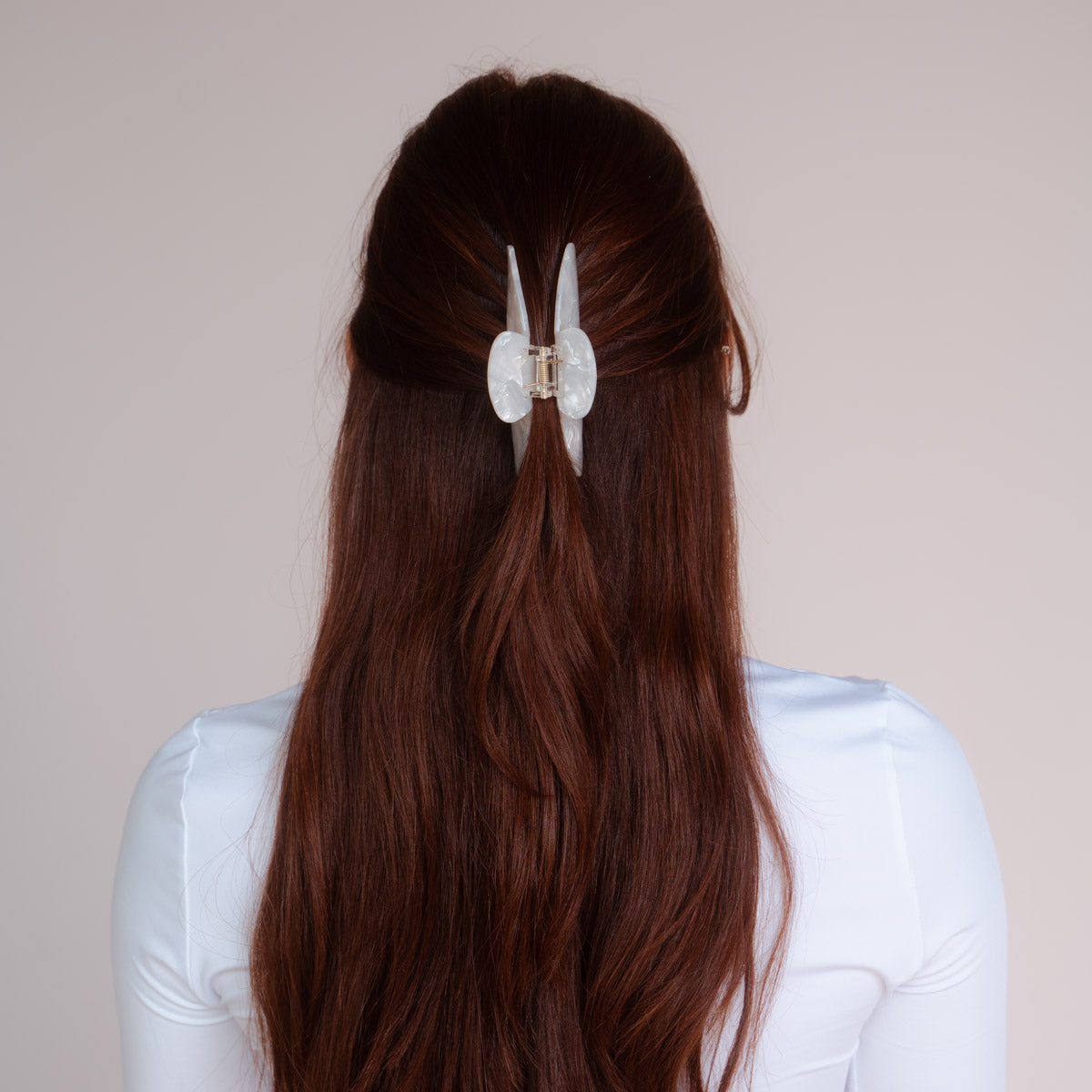 Stilvolle Akzente setzen mit der Lotte Haarklammer von Claide