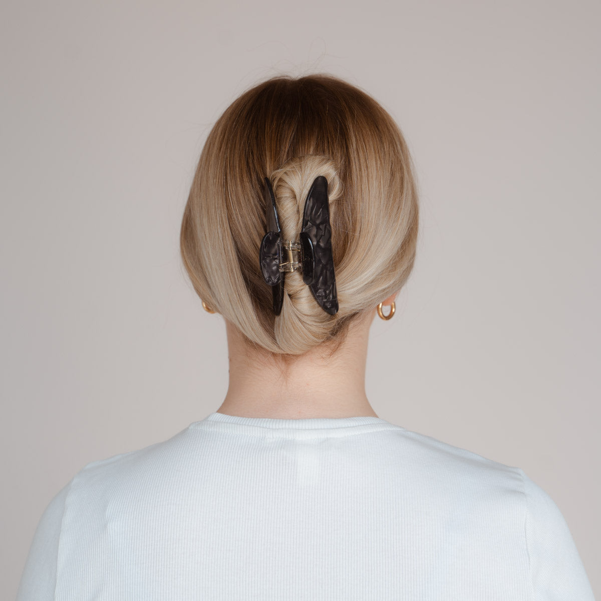 Eleganz und Halt in einem: Die Mona Haarklammer von Claide