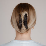 Perfekt gestyltes Haar mit der Mona Haarklammer von Claide: Ihr Must-Have Accessoire