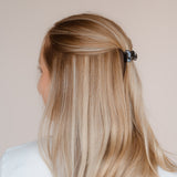 Claide Lune Haarklammer schwarz Frisur - Bild 2