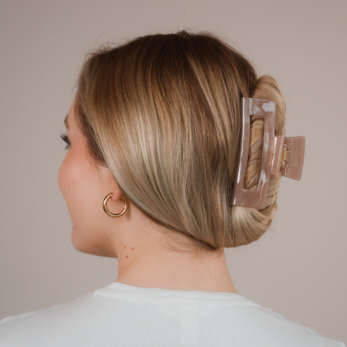 Claide Ambre Haarklammer Frisur - Bild 3