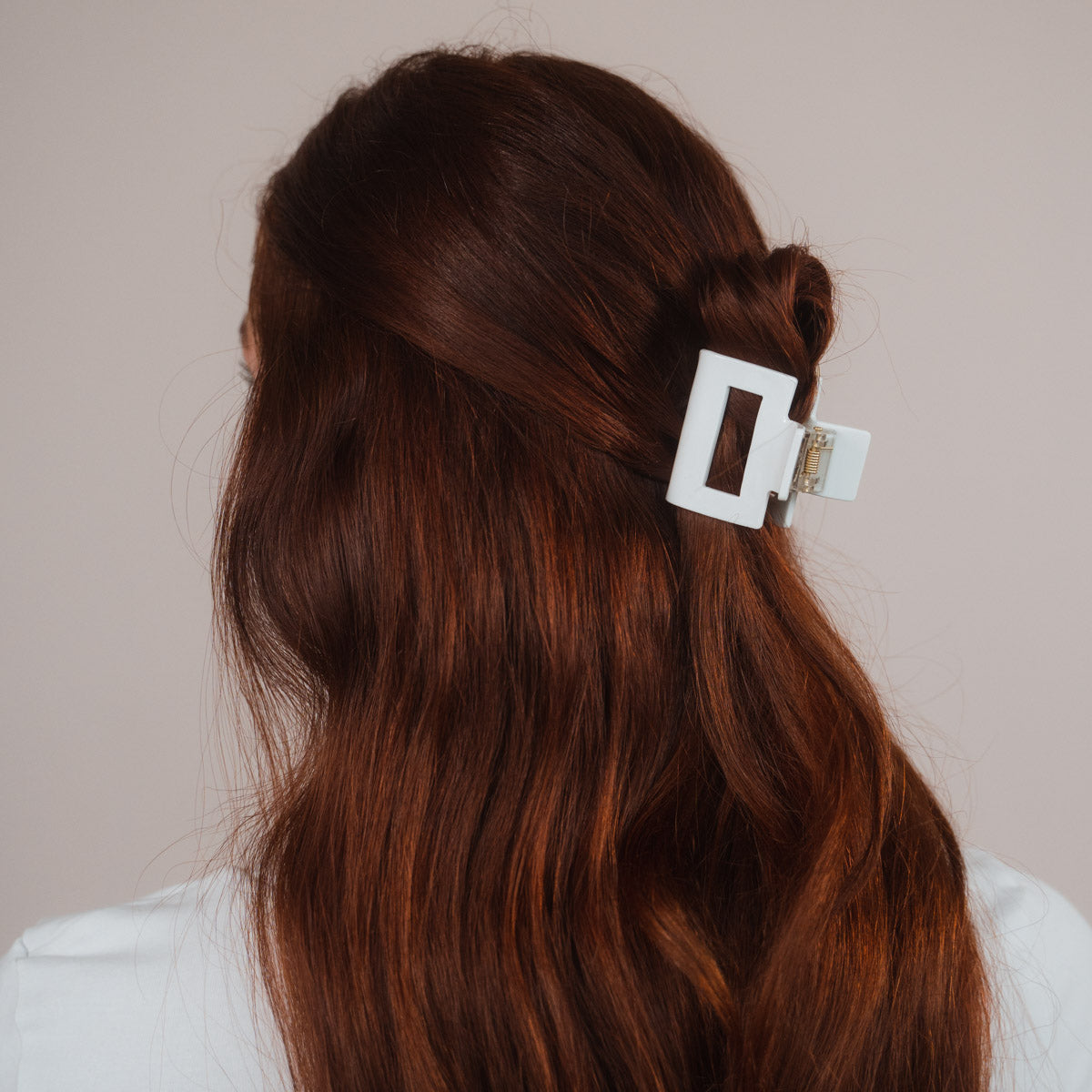 Claide Nera Haarklammer Frisur - Bild 3