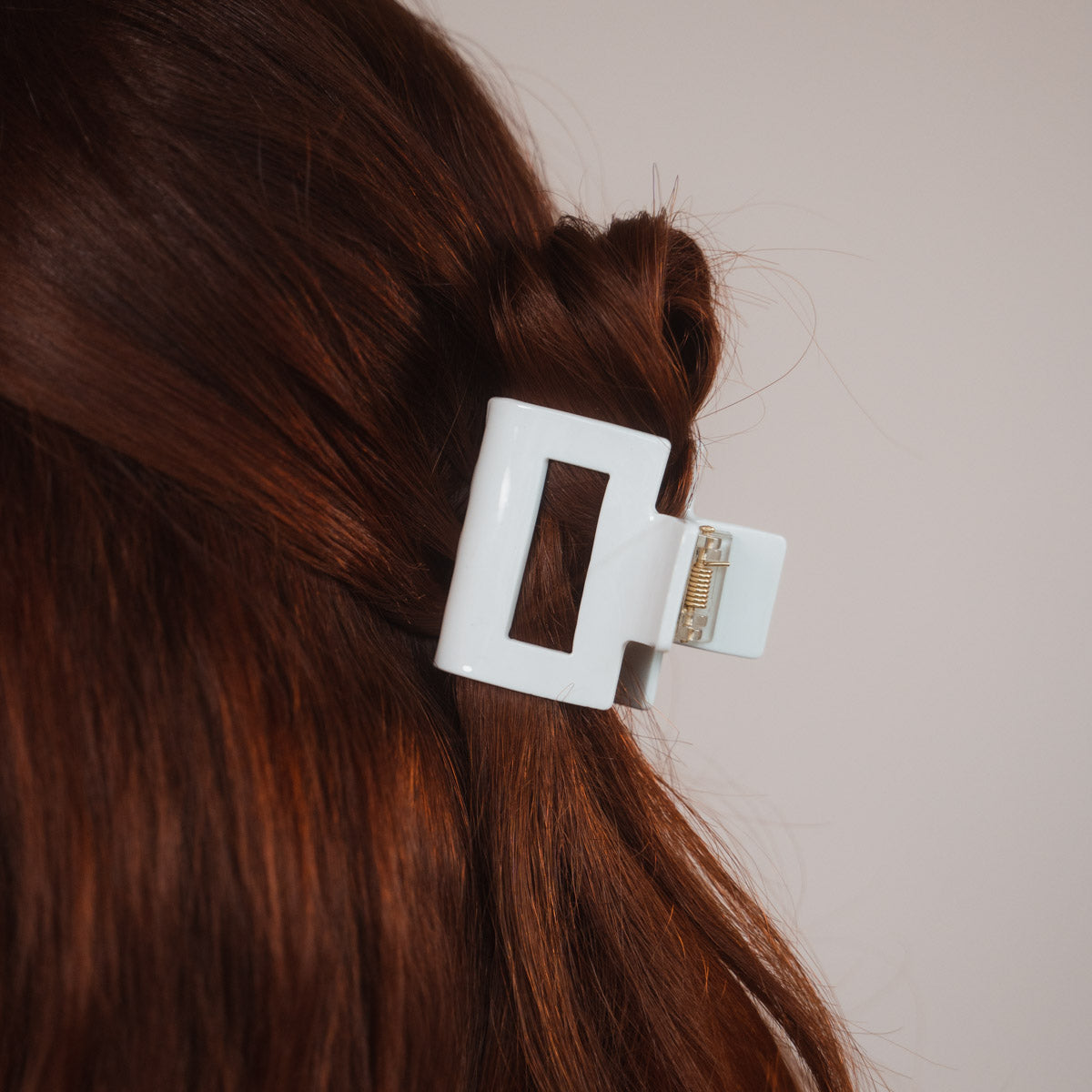 Claide Nera Haarklammer Frisur - Bild 5