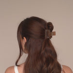Cami nachhaltige Haarklammer Frisur - Video 2