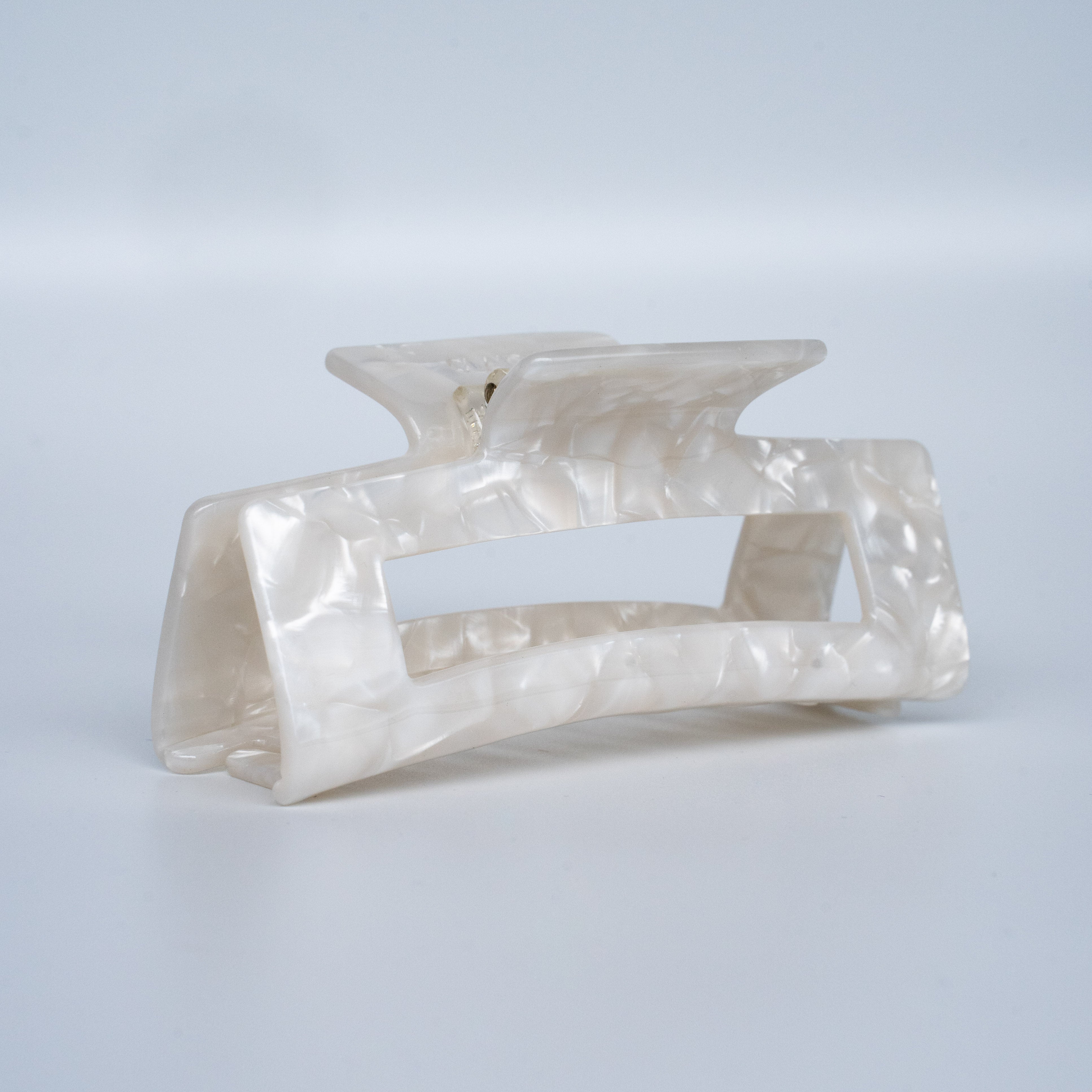 Clara Haarklammer - ein stilvolles Accessoire für jeden Haarstil