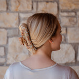 Mille Haarklammer im Einsatz - ein unverzichtbares Accessoire für jedes Outfit