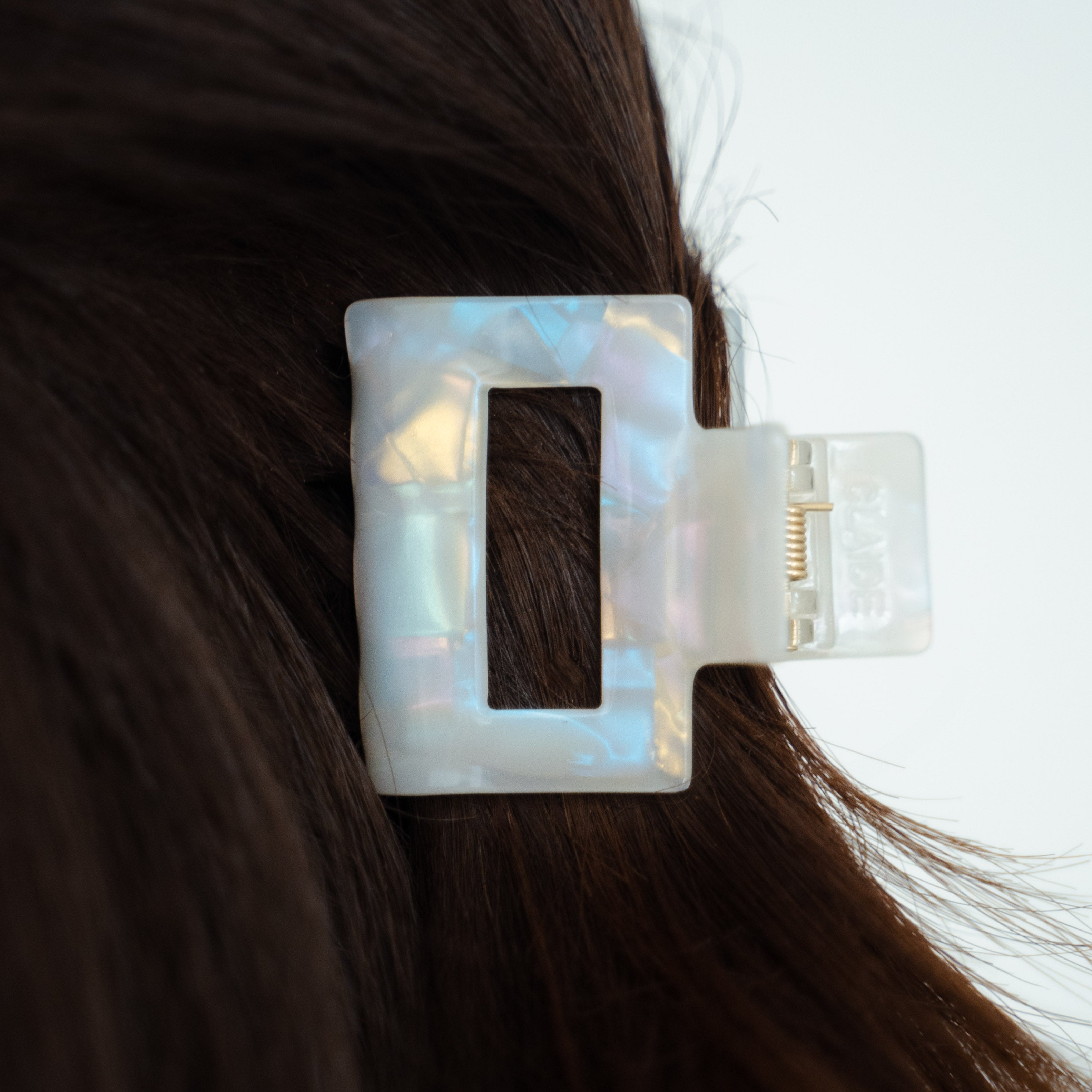 Wilma Haarklammer im Detail - die perfekten Accessoires für jeden Haarstil