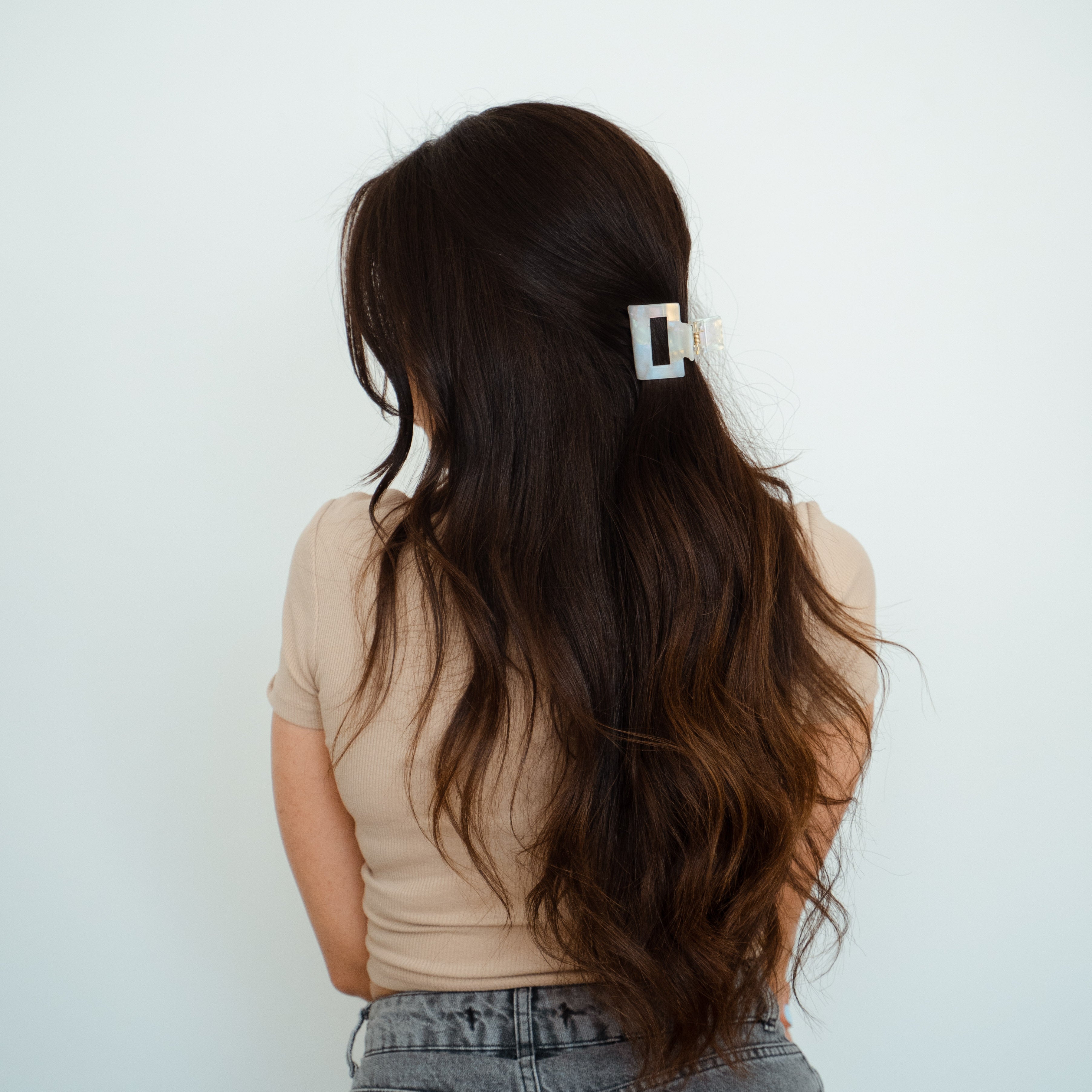 Wilma Haarklammer im Einsatz - ein unverzichtbares Accessoire für jedes Outfit