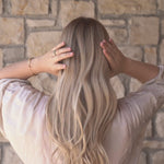 Mille Haarklammer im Video - entdecke ihre Vielseitigkeit und ihr stilvolles Aussehen