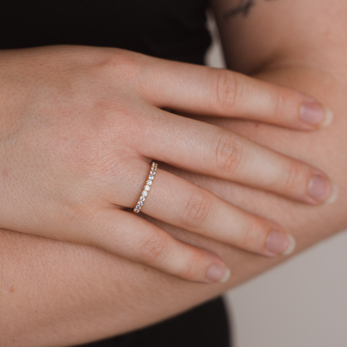 Kylie Ring gold getragen - Foto 2