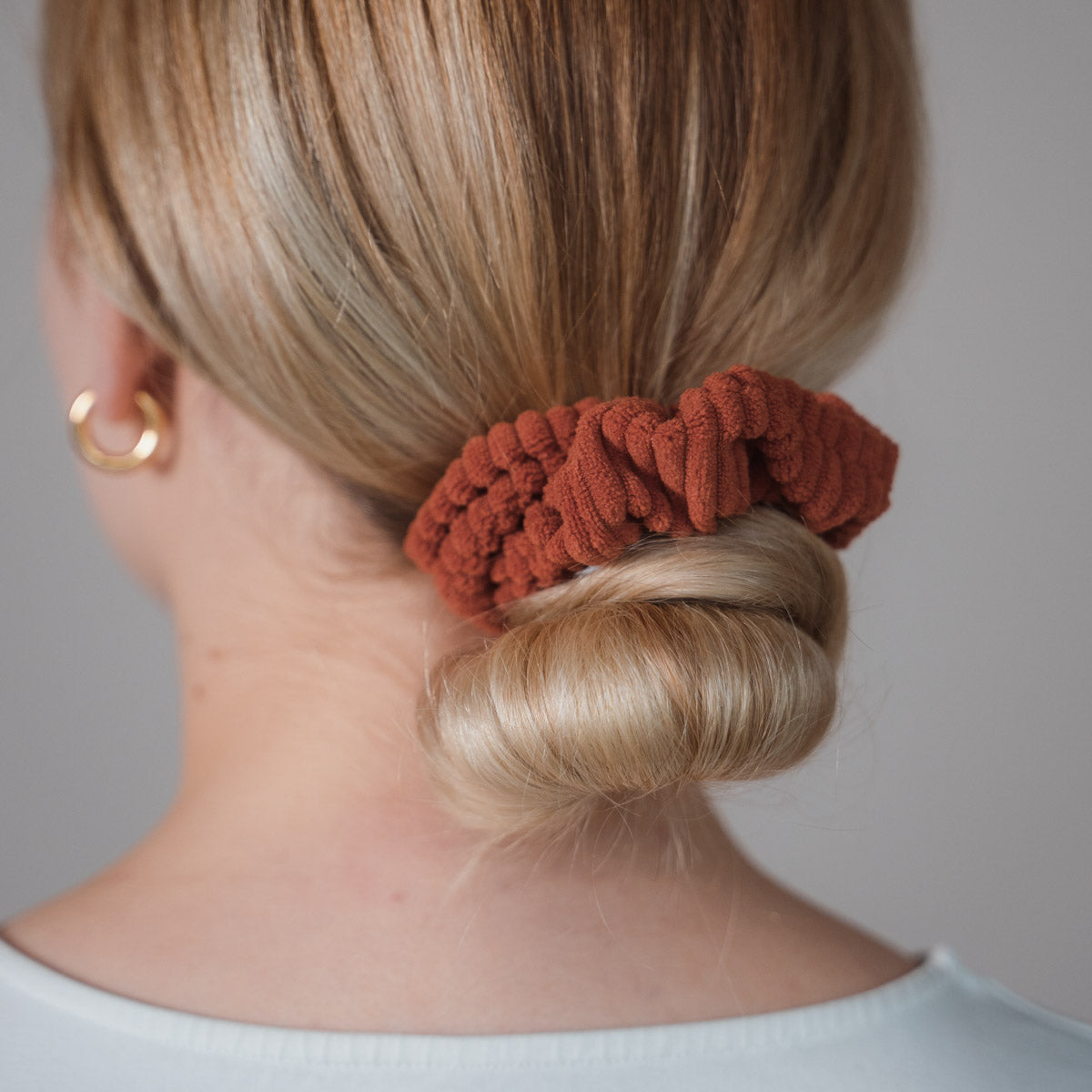 Claide Noelle Scrunchie Frisur - Foto 5
