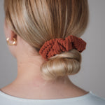 Claide Noelle Scrunchie Frisur - Foto 5