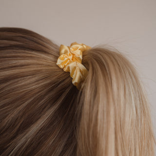 Claide Betty Scrunchie – Ihr perfektes Accessoire für jeden Anlass mit echter Seide