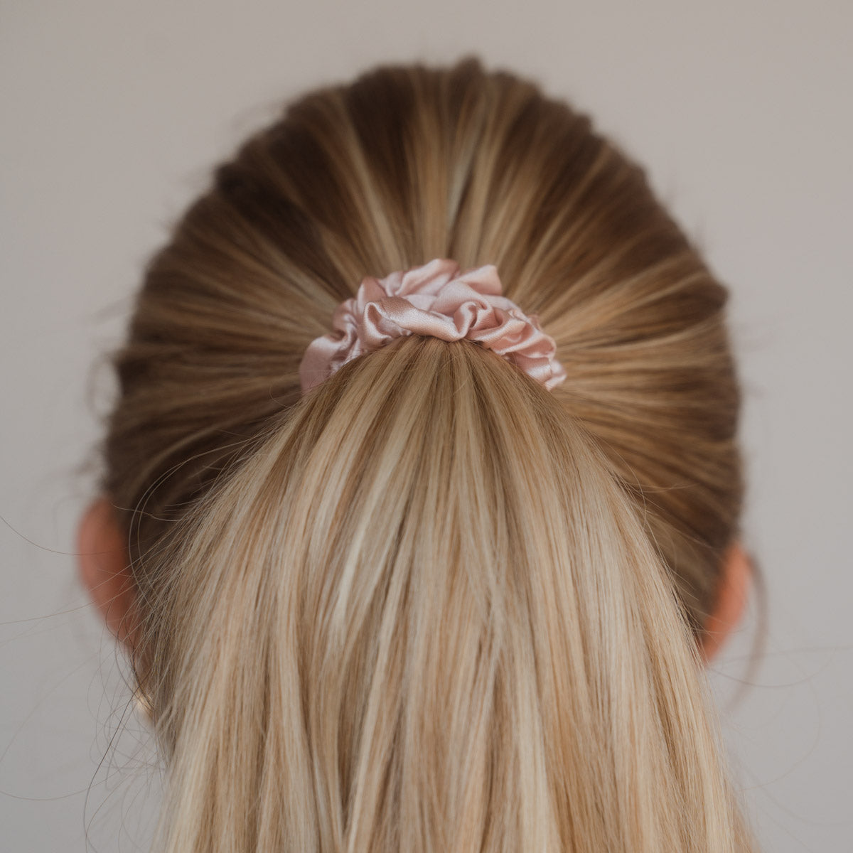 Perfekte Kombination aus Stil und Komfort: Das Beryl Scrunchie von Claide