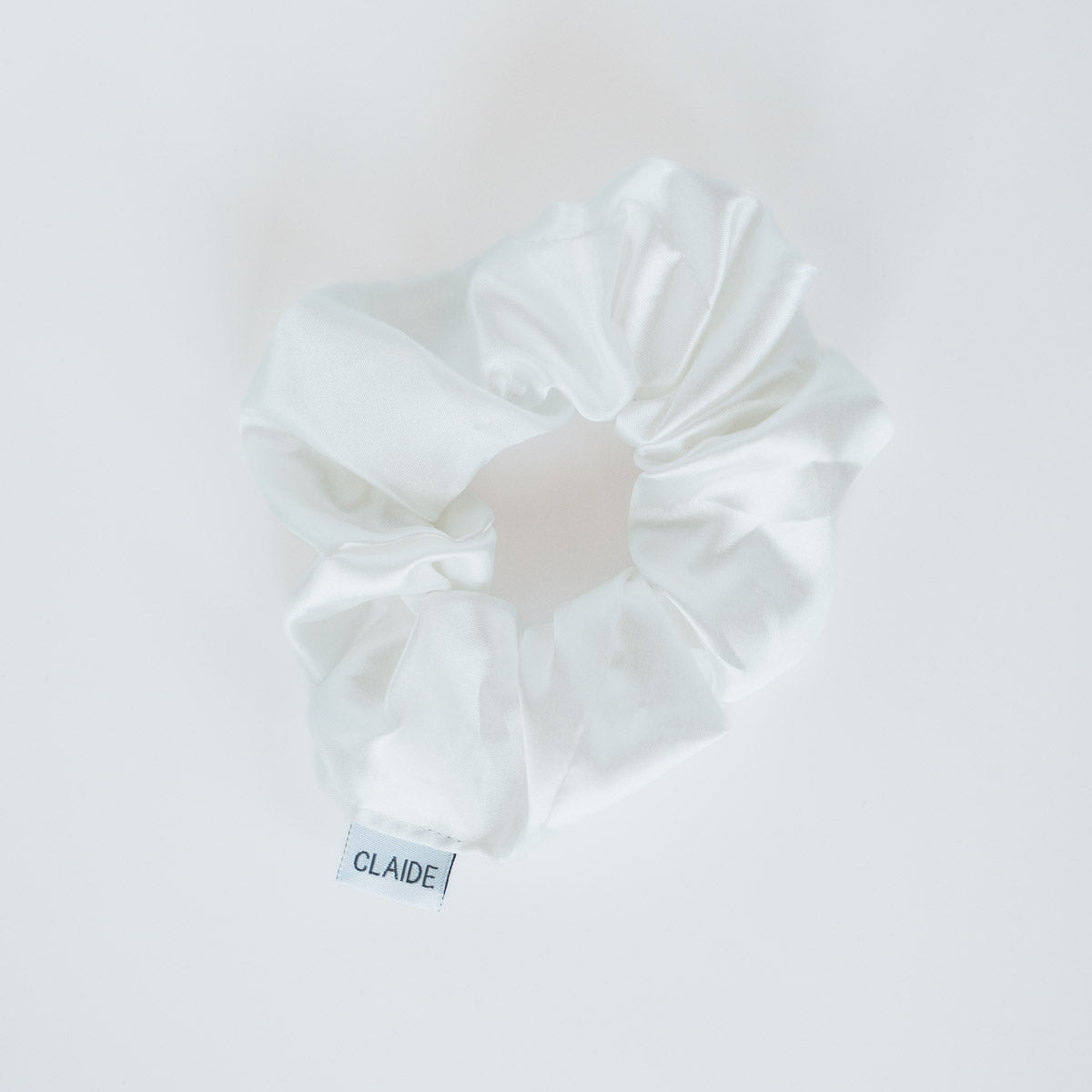 Claide Noemi Scrunchie – Elegantes Haaraccessoire aus Satin-Seide