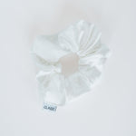 Claide Noemi Scrunchie – Elegantes Haaraccessoire aus Satin-Seide