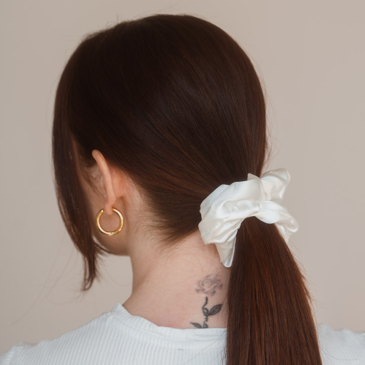 Scrunchies Classic Bundle (4er-Pack) von Claide – Zeitlose Eleganz mit glänzendem Satin-Seidenstoff