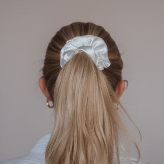 Perfekte Harmonie von Eleganz und Komfort: Das Noemi Scrunchie von Claide