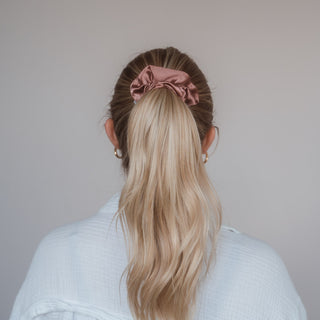 Verwöhnen Sie Ihr Haar mit dem exquisiten Solène Scrunchie von Claide