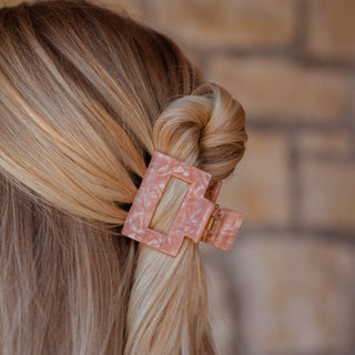 Rosie Haarklammer im Detail - die perfekten Accessoires für jeden Haarstil